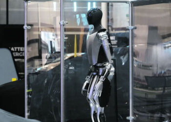 The Truth About Tesla’s New Robots - Tech News Today