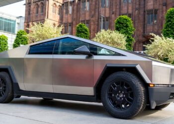 Cybertruck’s Full Self-Driving Fails