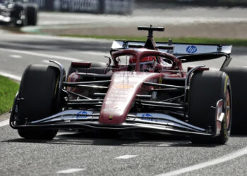 Ferrari and McLaren Dominate in Melbourne