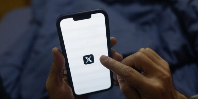 AI Just Got a Voice on X and It’s Fact-Checking Users