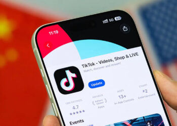 TikTok Users Are Suddenly Deleting the App in Record Numbers