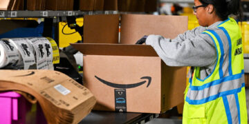 Amazon Slashes 16,000 Jobs in Major Corporate Reset