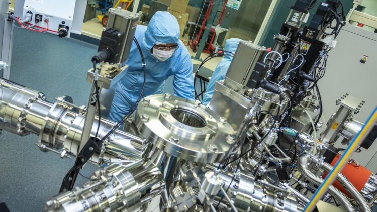 World’s First Quantum Battery Charges Faster as It Grows