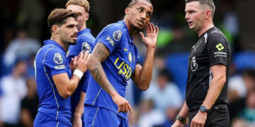 Chelsea Referee Forced Back to the Old School After Technology Fails