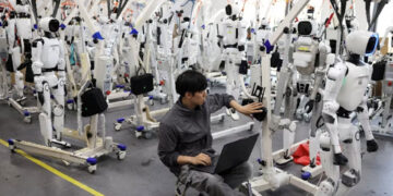 China’s Record-Breaking Humanoid Robot Has a Bigger Race to Win